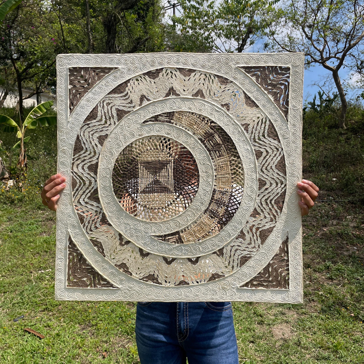 Arte Mural Mexicano en Papel Amate Hecho a Mano–Arte Mexicano Moderno Grande de 23 x 23 (SIN MARCO)