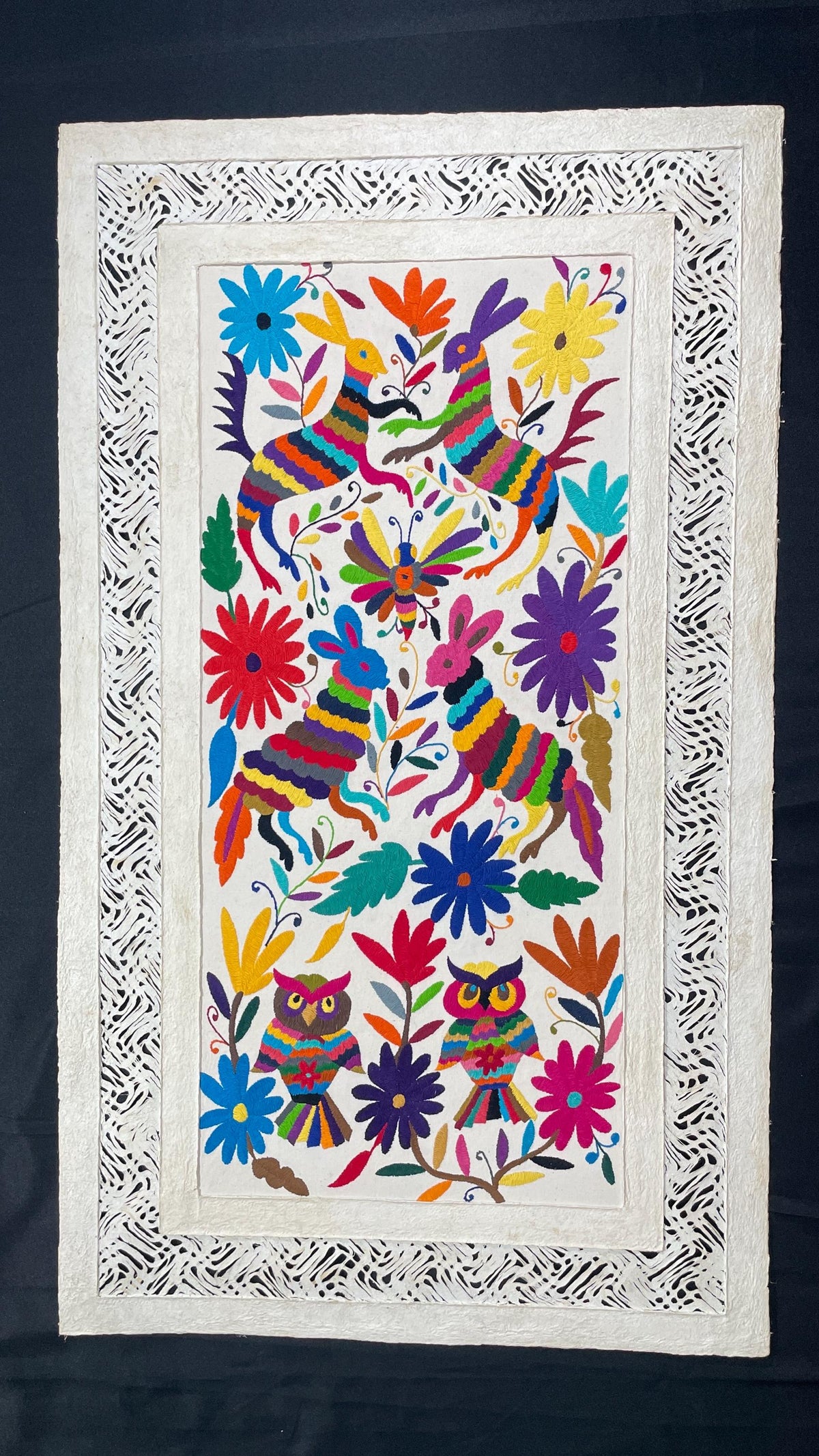 Enorme Arte Mural Mexicano en Papel Amate y Bordado Tenango Hecho a Mano-Arte Otomi Moderno XXL 47.2 in x 27.5 in (SIN MARCO)