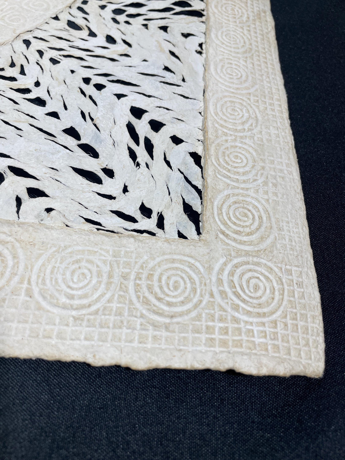 Enorme Arte Mural Mexicano en Papel Amate Hecho a Mano XXL 70.8 in x 23.6 in,Arte Otomi Moderno con Tejidos Circulares (Sin Marco)