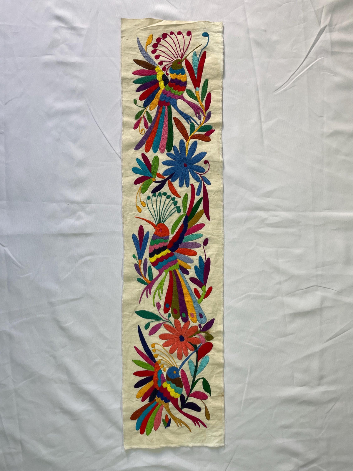 Bordado Tenango Hecho a Mano-Tapiz Otomi XL 98 cm x 23 cm-Arte Mexicano en Multicolor de Forma Vertical