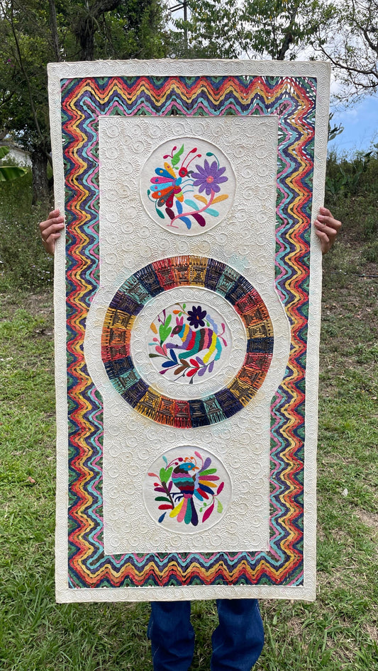 Arte Mural Mexicano en Papel Amate Teñido con Bordado de Tenango Hecho a Mano- XXL 47.2 in x 23.6 in-Arte Otomí Moderno (SIN MARCO)