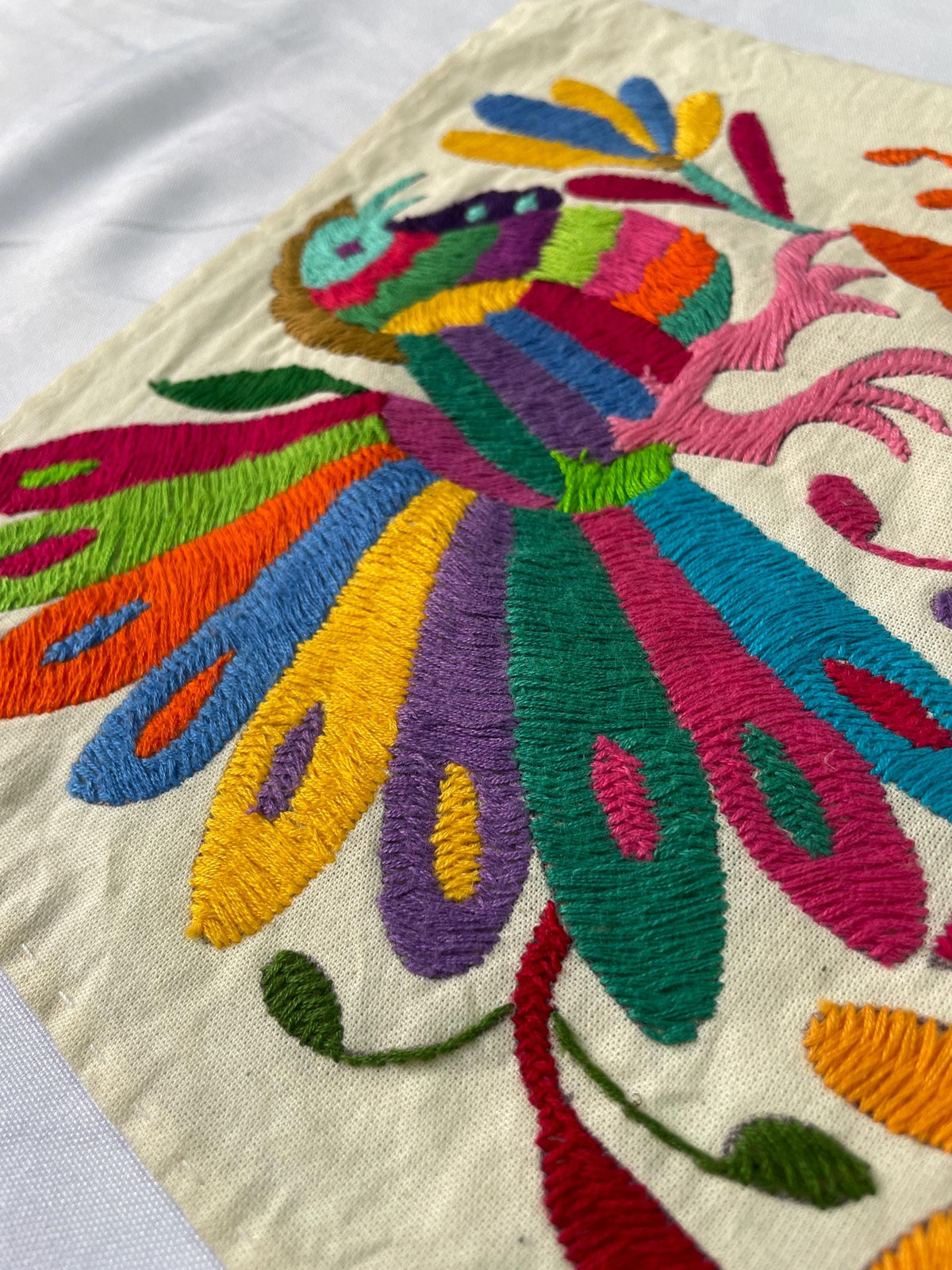 Bordado Tenango Hecho a Mano-Bordado Otomí XL 95 cm x 24 cm-Arte Mexicano en Multicolor de Forma Vertical (SIN MARCO)