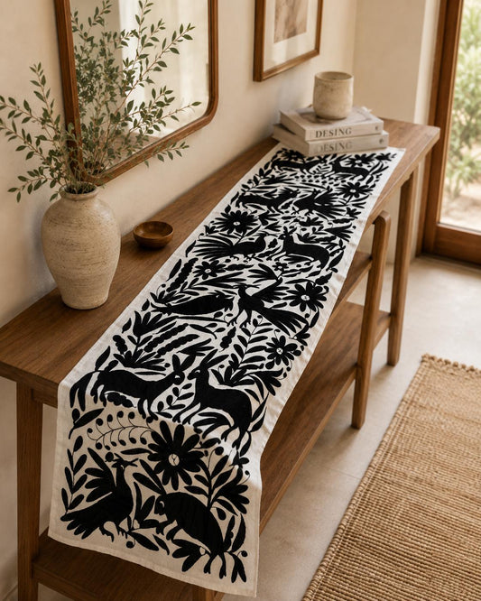 Enorme Bordado Tenango Hecho a Mano en  Color Negro-Tapiz o Camino de Mesa Otomi en Formato Vertical XXL 192 cm x 49 cm-Arte Mexicano