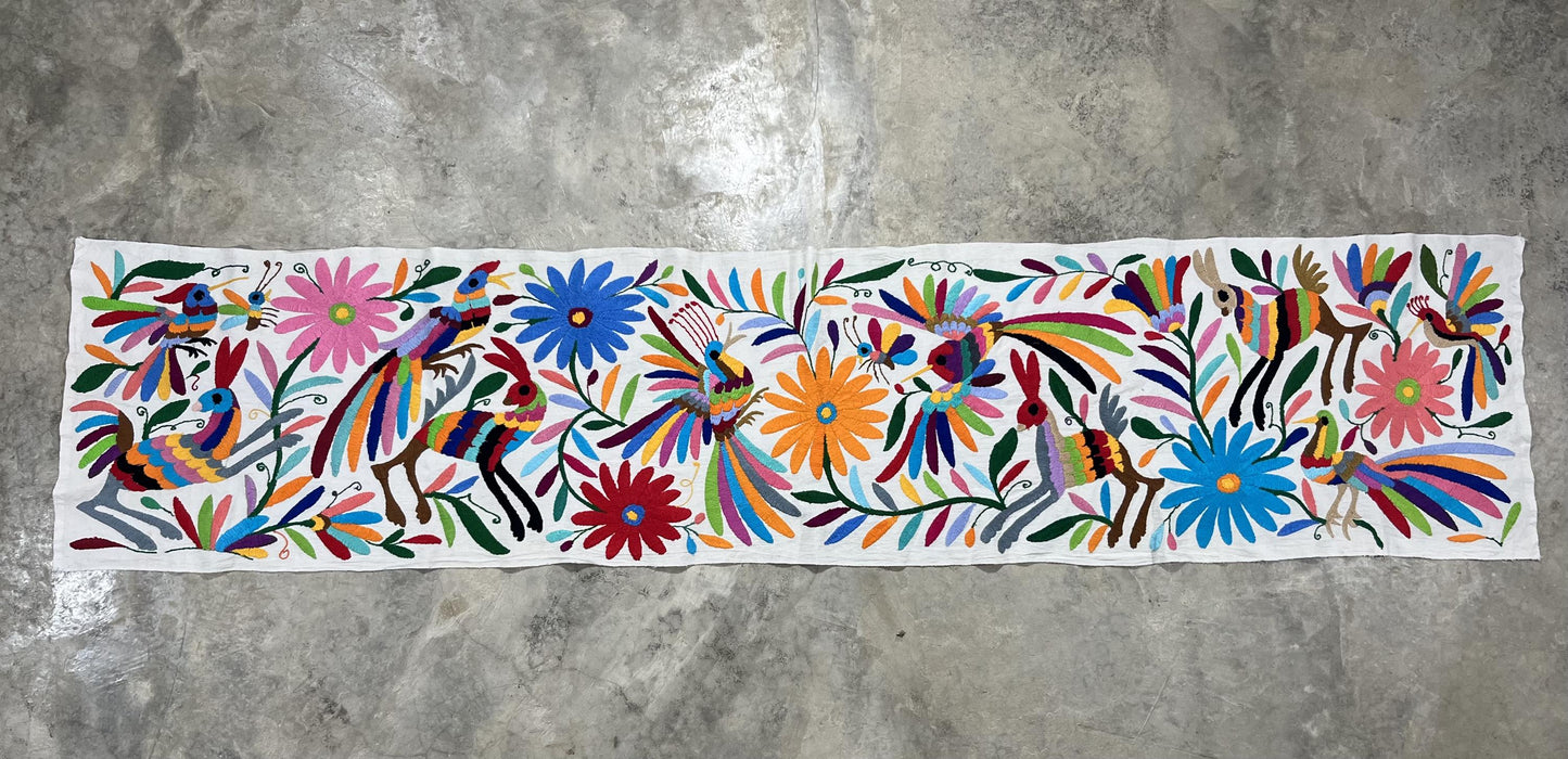 Enorme Bordado Tenango Hecho a Mano en Multicolor-Tapizado Otomi XXL 185 cm x 42 cm (SIN MARCO)