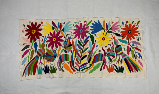Bordado Tenango Hecho a Mano-Bordado Otomi XL 94 cm x 44 cm-Arte Mexicano en Multicolor en Forma Horizontal (SIN MARCO)