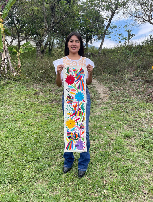 Bordado Tenango Hecho a Mano-Bordado Otomí XL 95 cm x 24 cm-Arte Mexicano en Multicolor de Forma Vertical (SIN MARCO)