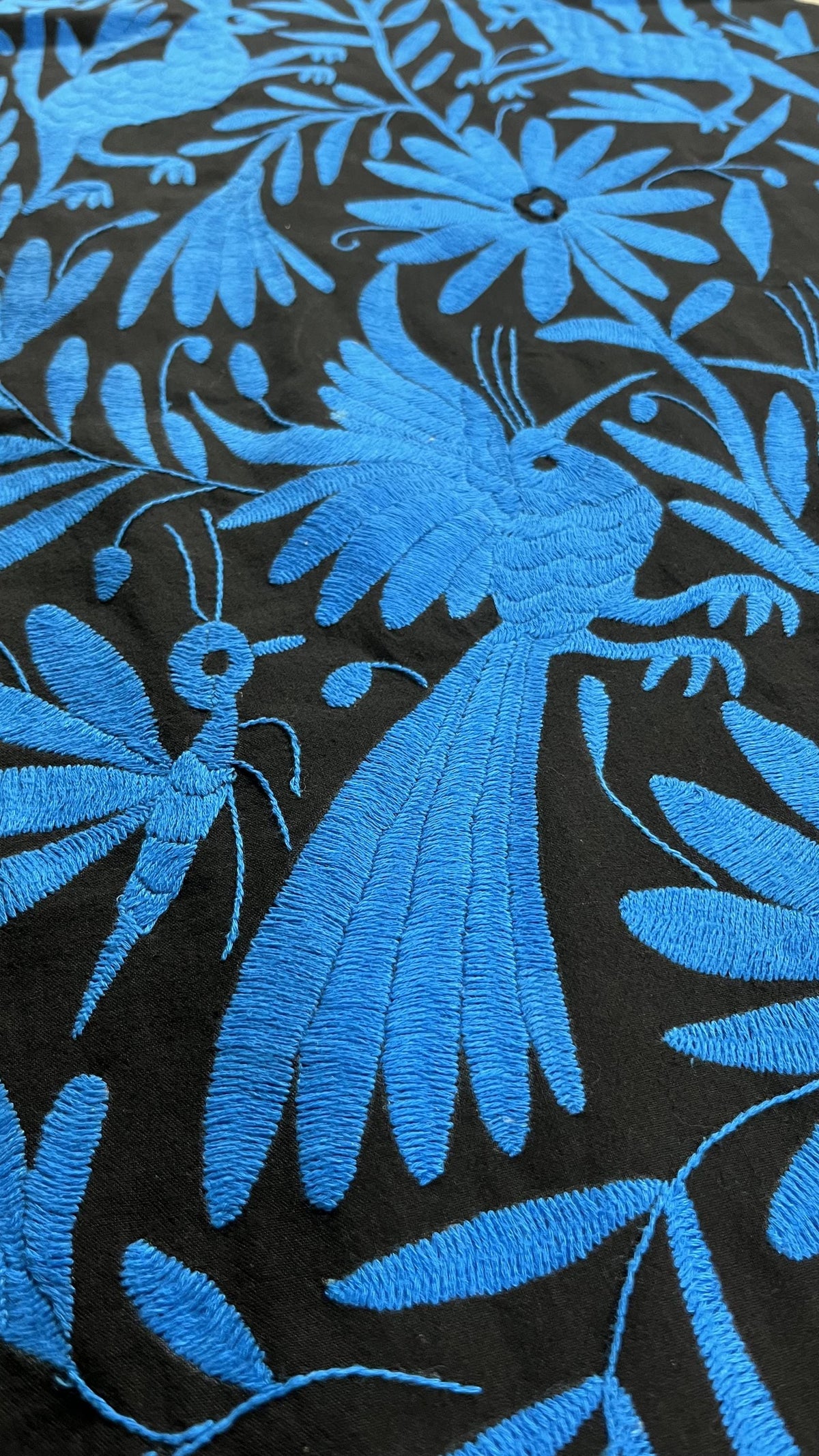 Enorme Bordado Tenango Hecho a Mano en Color Azul  Turquesa o Rojo-Tapizado Otomi-Textil Mexicano XXL  (SIN MARCO)