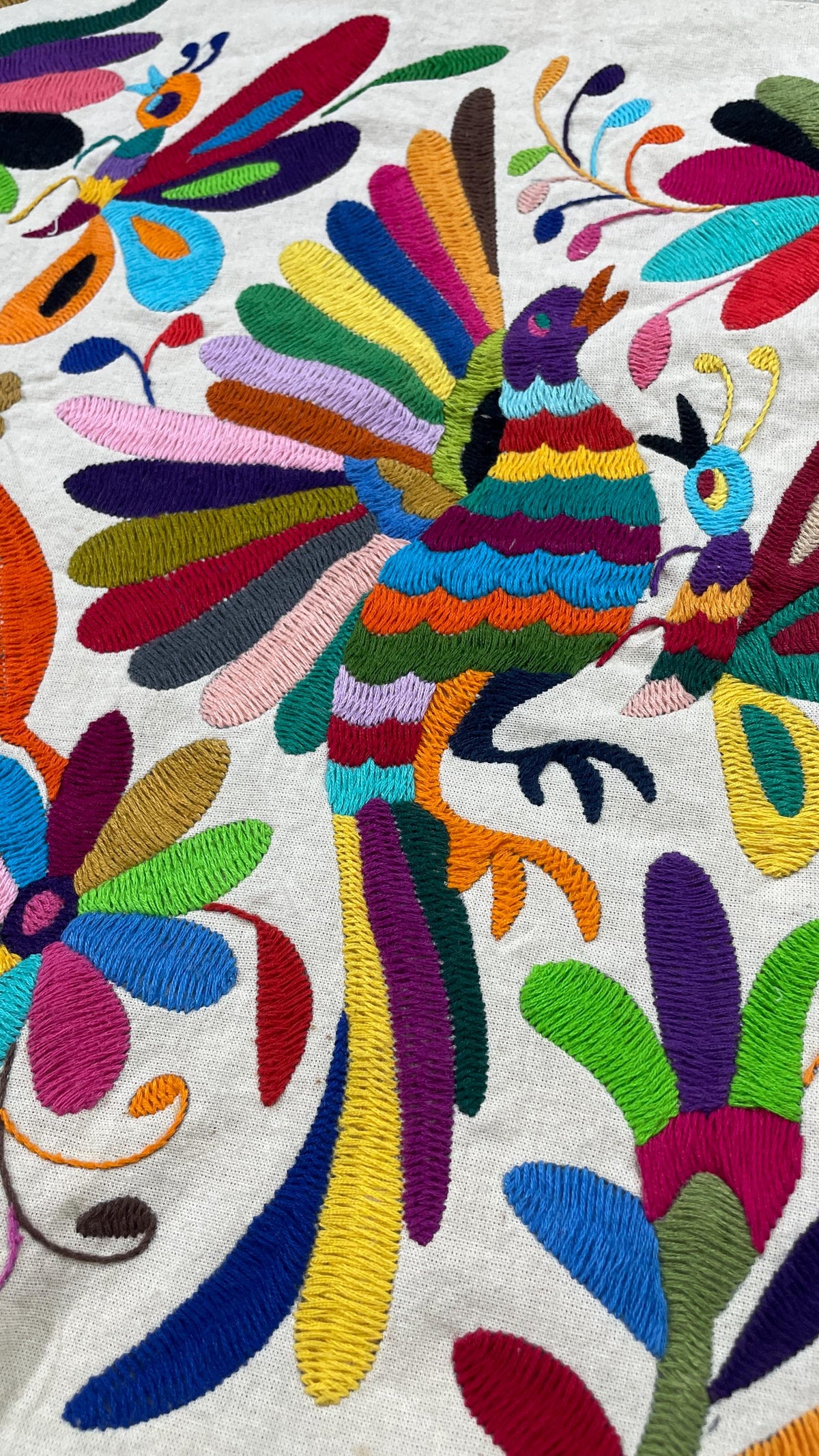 Textil Mexicano Tenango Bordado y Hecho a Mano, Tapizado Otomi Moderno en Multicolor,XL 93 cm x 44 cm (Sin Marco) Formato Horizontal
