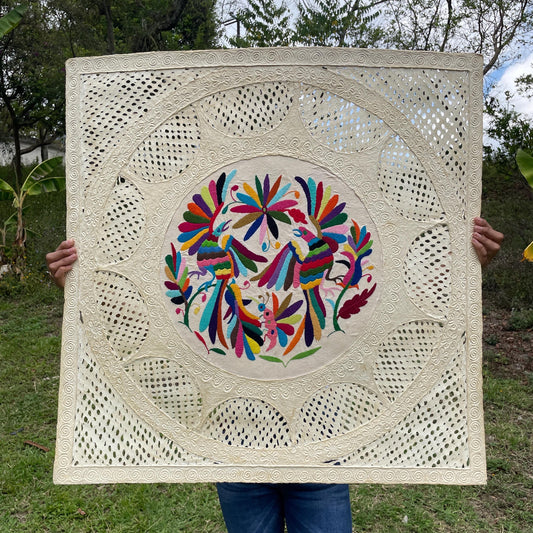 Arte Mural Mexicano en Papel Amate y Bordado Tenango Hecho a Mano-XL 31 x 31-Arte Otomí Moderno (SIN MARCO)