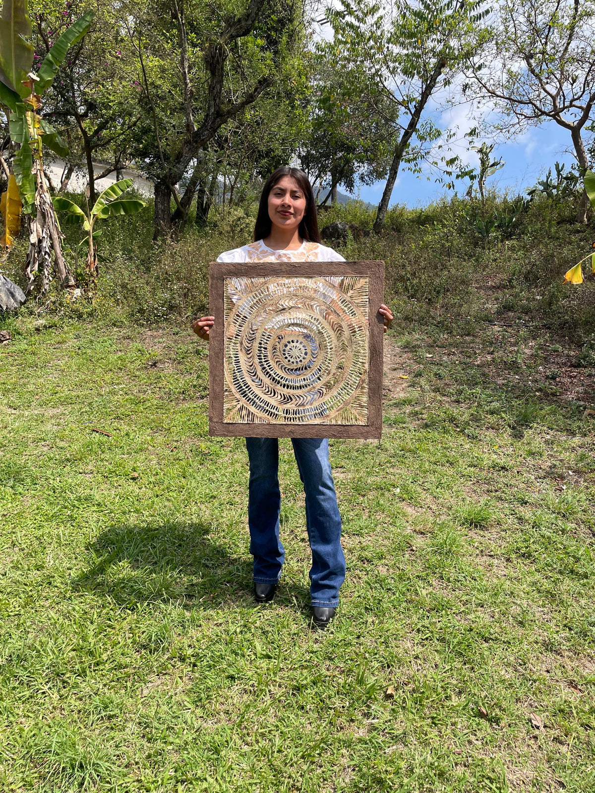 Arte Mural Mexicano Moderno Hecho a Mano en Papel Amate–Arte Moderno Otomí de 23 x 23 (SIN MARCO)