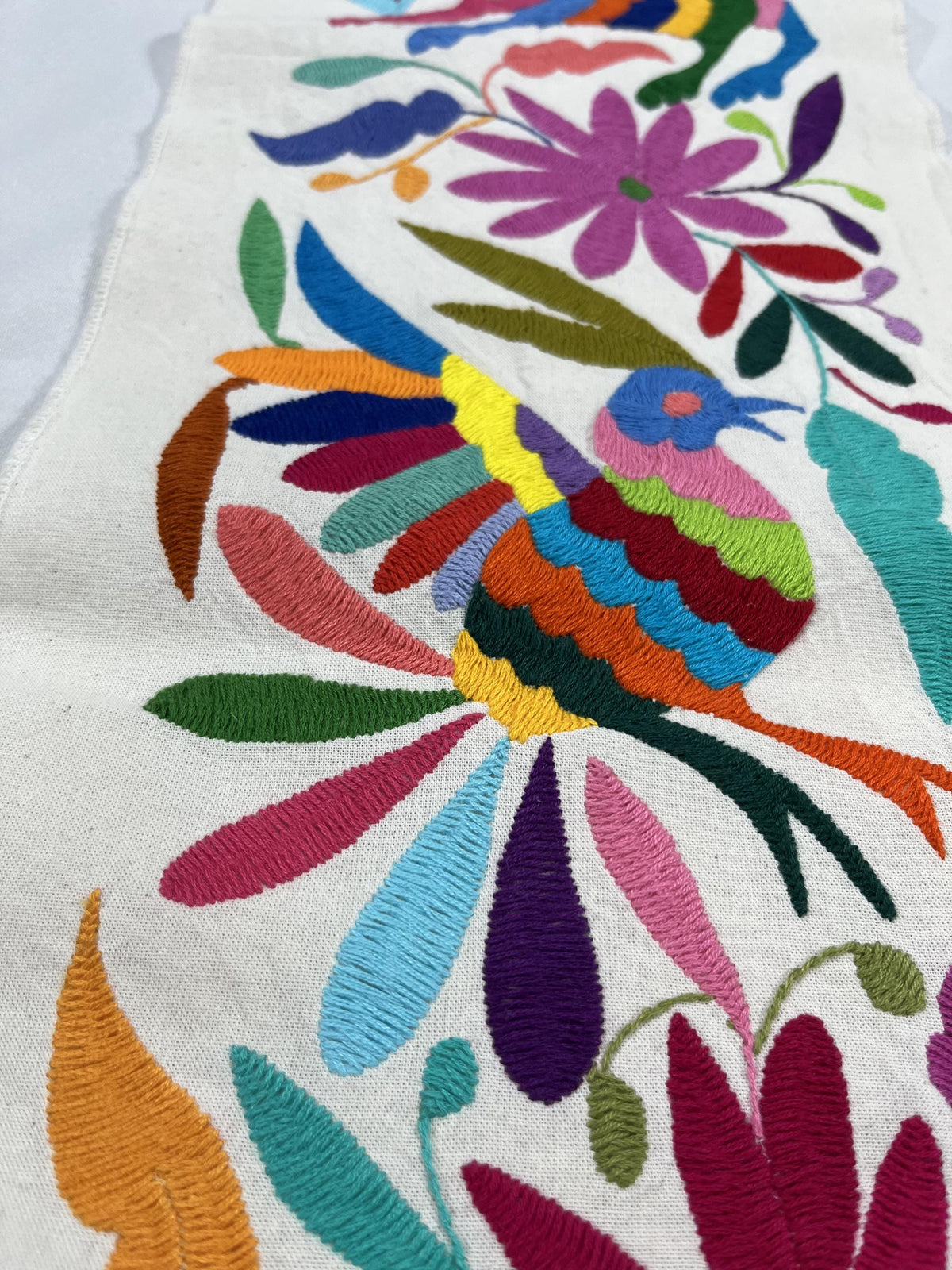 Bordado Tenango Hecho a Mano-Bordado Otomí XL 87 cm x 23 cm-Arte Mexicano en Multicolor de Forma Vertical (SIN MARCO)