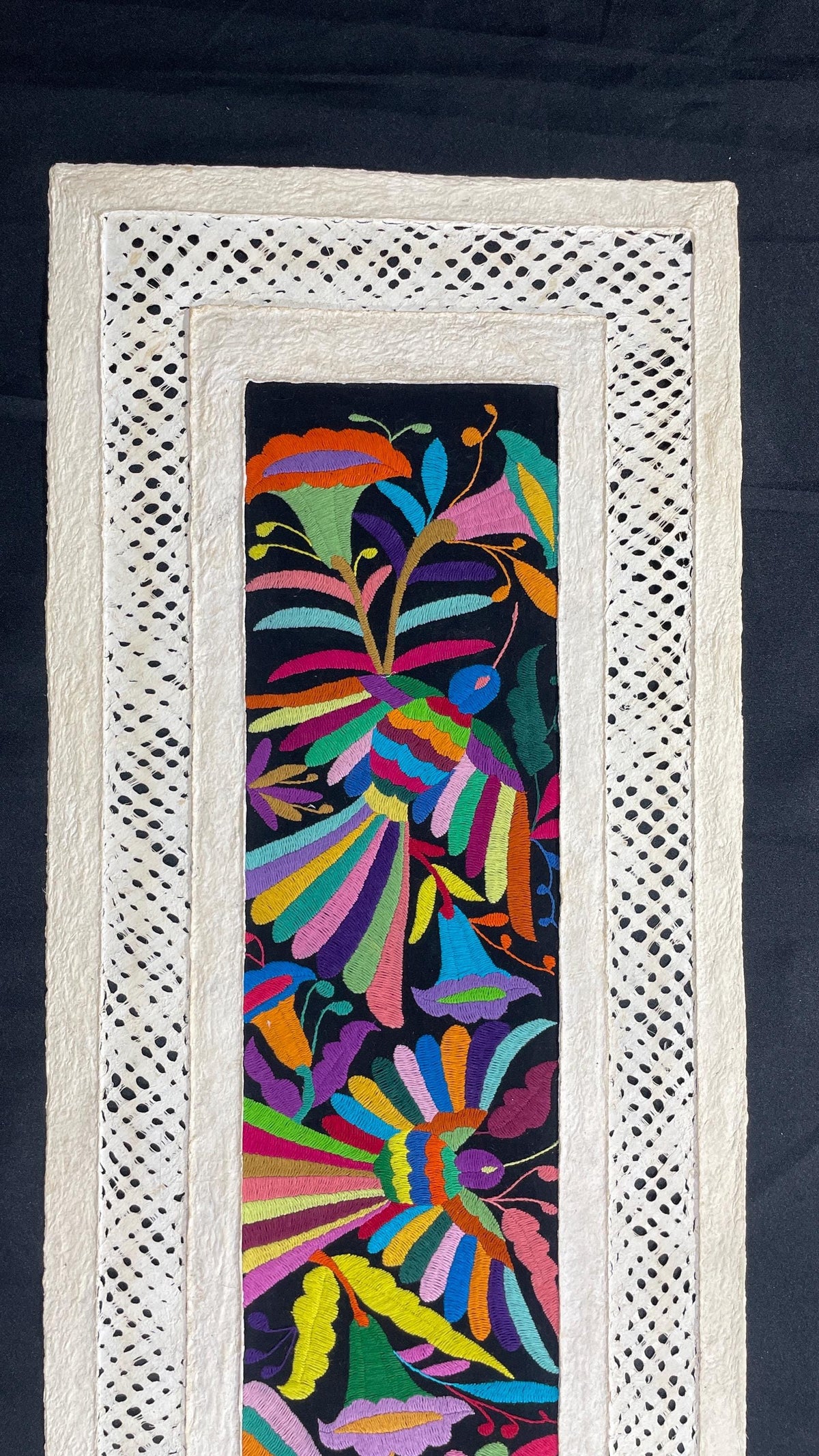 Arte Mural Mexicano de Papel Amate con Bordado Tenango Hecho a Mano XL 47.2 x 15.7 -Arte Otomi Moderno (SIN MARCO)