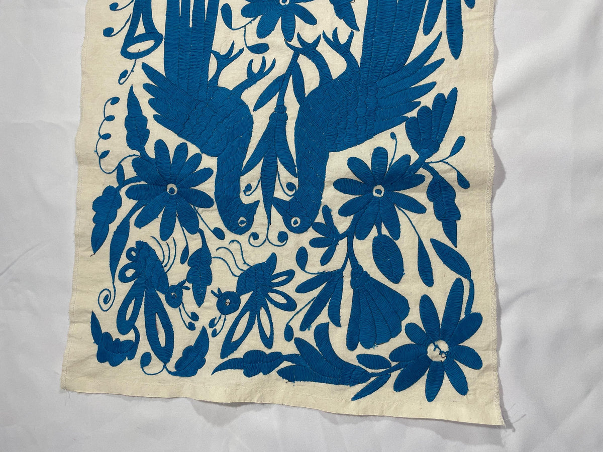 Tapizado Bordado Tenango Hecho a Mano-Arte Otomí Mexicano Moderno en Color Azul Turquesa XL 96 cm x 45 cm-(SIN MARCO)