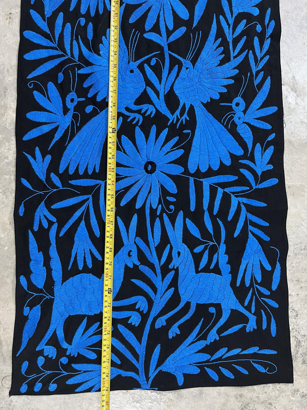 Enorme Bordado Tenango Hecho a Mano en Color Azul  Turquesa o Rojo-Tapizado Otomi-Textil Mexicano XXL  (SIN MARCO)