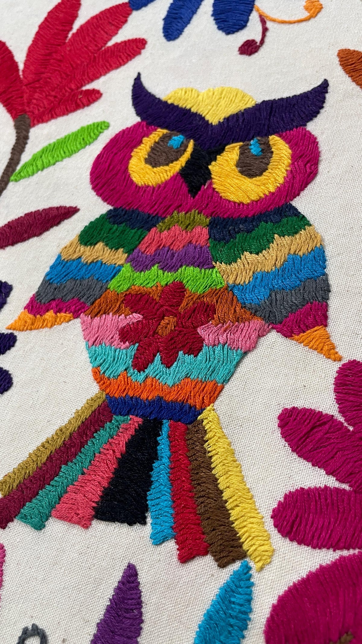 Enorme Arte Mural Mexicano en Papel Amate y Bordado Tenango Hecho a Mano-Arte Otomi Moderno XXL 47.2 in x 27.5 in (SIN MARCO)