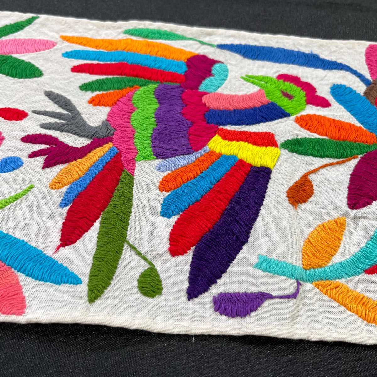 Bordado Tenango Hecho a Mano-Bordado Otomi XL 94 cm x 19 cm-Arte Mexicano en Multicolor (SIN MARCO)