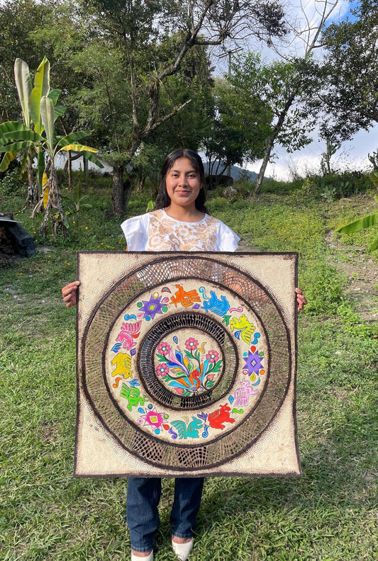 Arte Patrimonial Mexicano sobre Papel Amate, Obra Original con Pigmentos Naturales de Jonote, Arte Otomi de Colección 80 cm x 80 cm