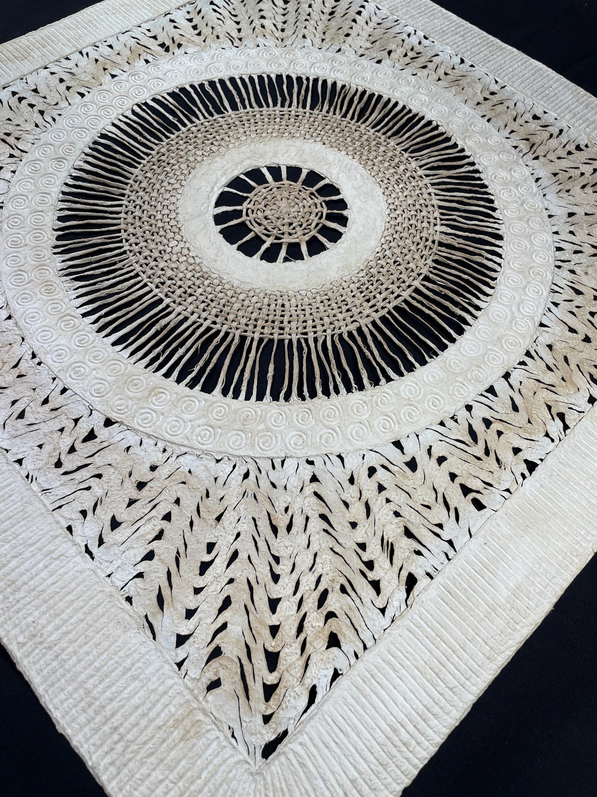 Arte Mural Mexicano en Papel Amate Hecho a Mano,XL 28 in x 28 in, Arte Otomi con Tejido Circular (Sin Marco)