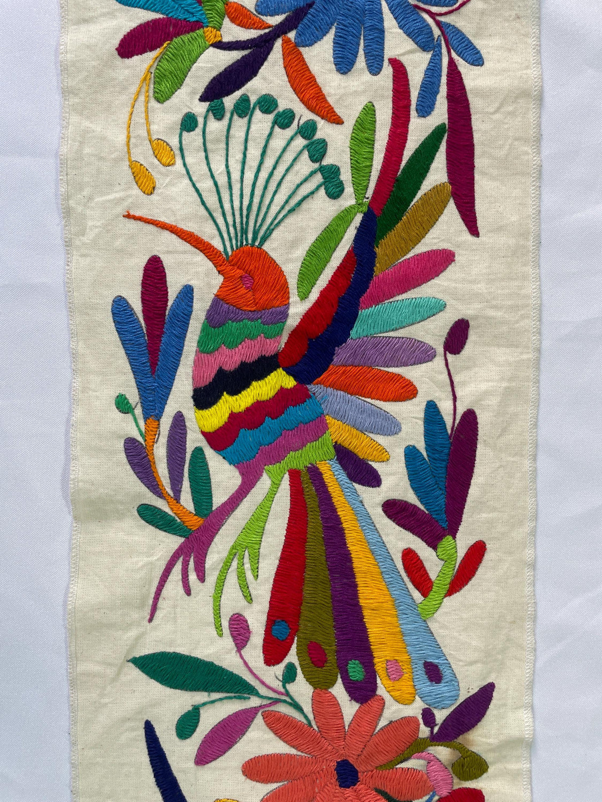 Bordado Tenango Hecho a Mano-Tapiz Otomi XL 98 cm x 23 cm-Arte Mexicano en Multicolor de Forma Vertical