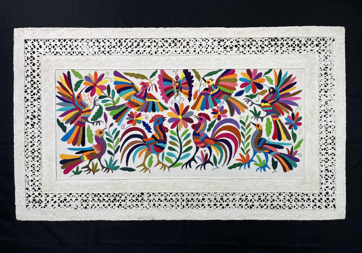 Arte Mural Mexicano en Papel Amate y Bordado Tenango Hecho A Mano - Arte de Pared Moderno XXL de 47.2 in X 27.5 in (SIN MARCO)