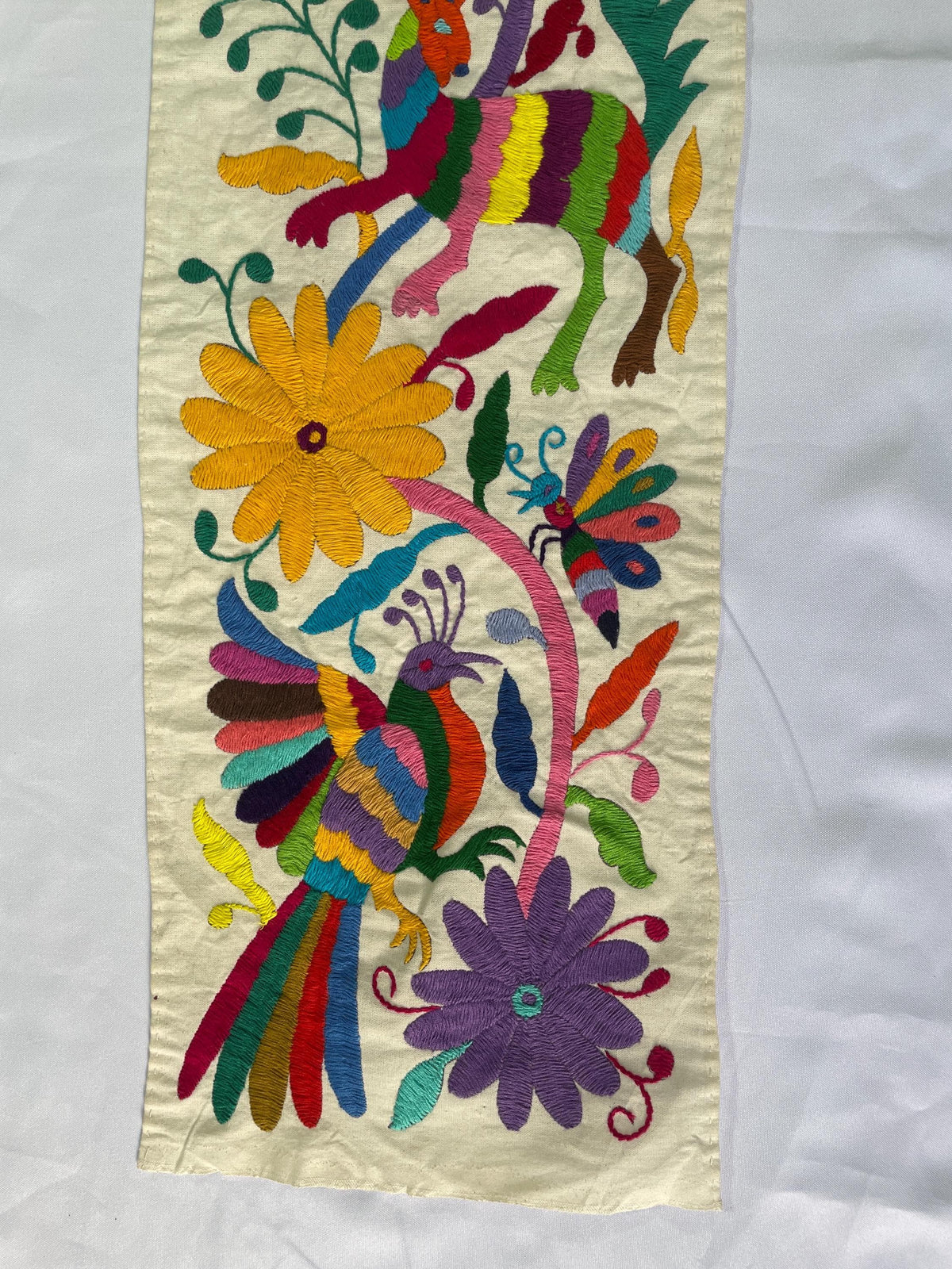 Bordado Tenango Hecho a Mano-Bordado Otomí XL 95 cm x 24 cm-Arte Mexicano en Multicolor de Forma Vertical (SIN MARCO)