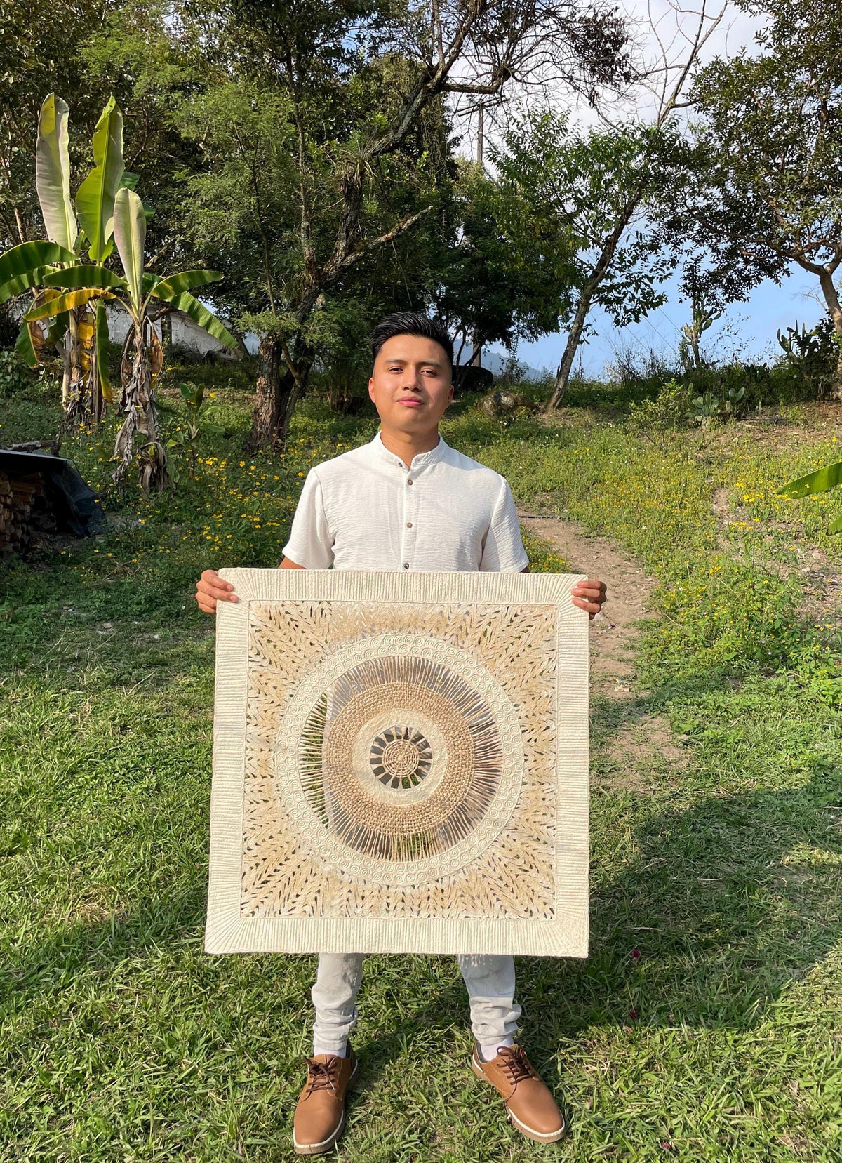 Arte Mural Mexicano en Papel Amate Hecho a Mano,XL 28 in x 28 in, Arte Otomi con Tejido Circular (Sin Marco)