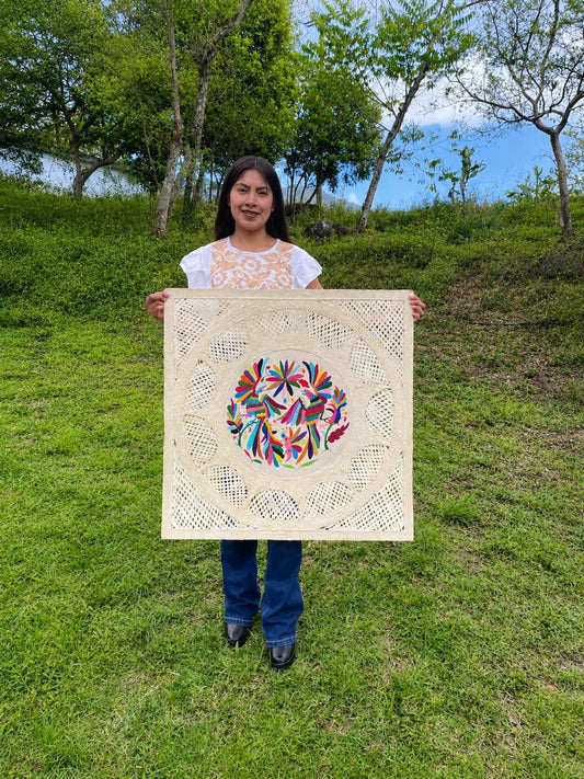 Arte Mural Mexicano en Papel Amate y Bordado Tenango Hecho a Mano-XL 31 x 31-Arte Otomí Moderno (SIN MARCO)