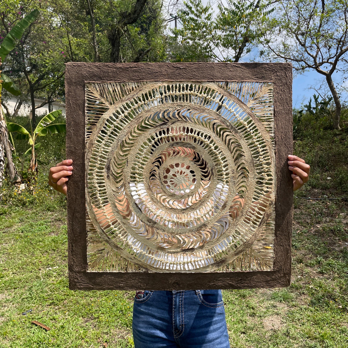 Arte Mural Mexicano Moderno Hecho a Mano en Papel Amate–Arte Moderno Otomí de 23 x 23 (SIN MARCO)
