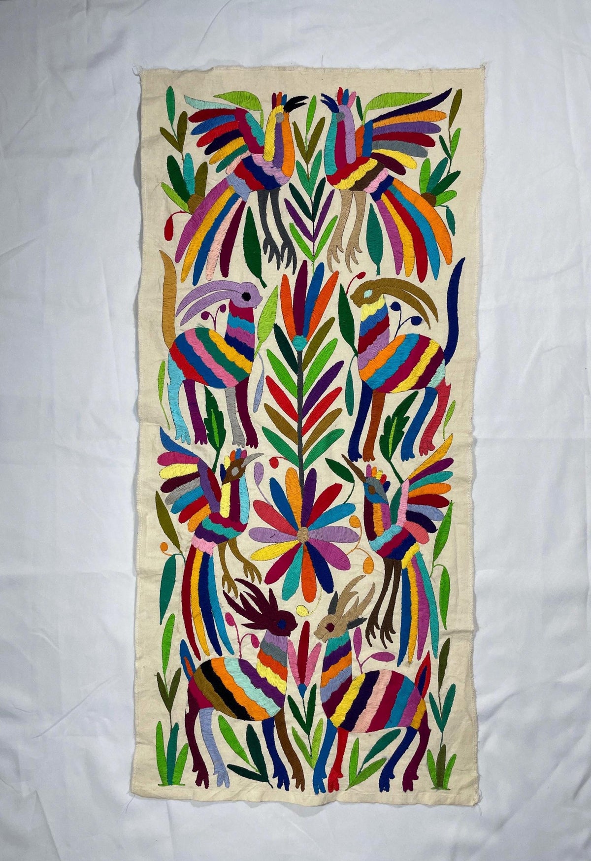 Tapizado Tenango Bordado y Hecho a Mano-Textil Mexicano Moderno en Vertical de  Varios Colores Combinados en XL 97 cm x 45 cm (SIN MARCO)