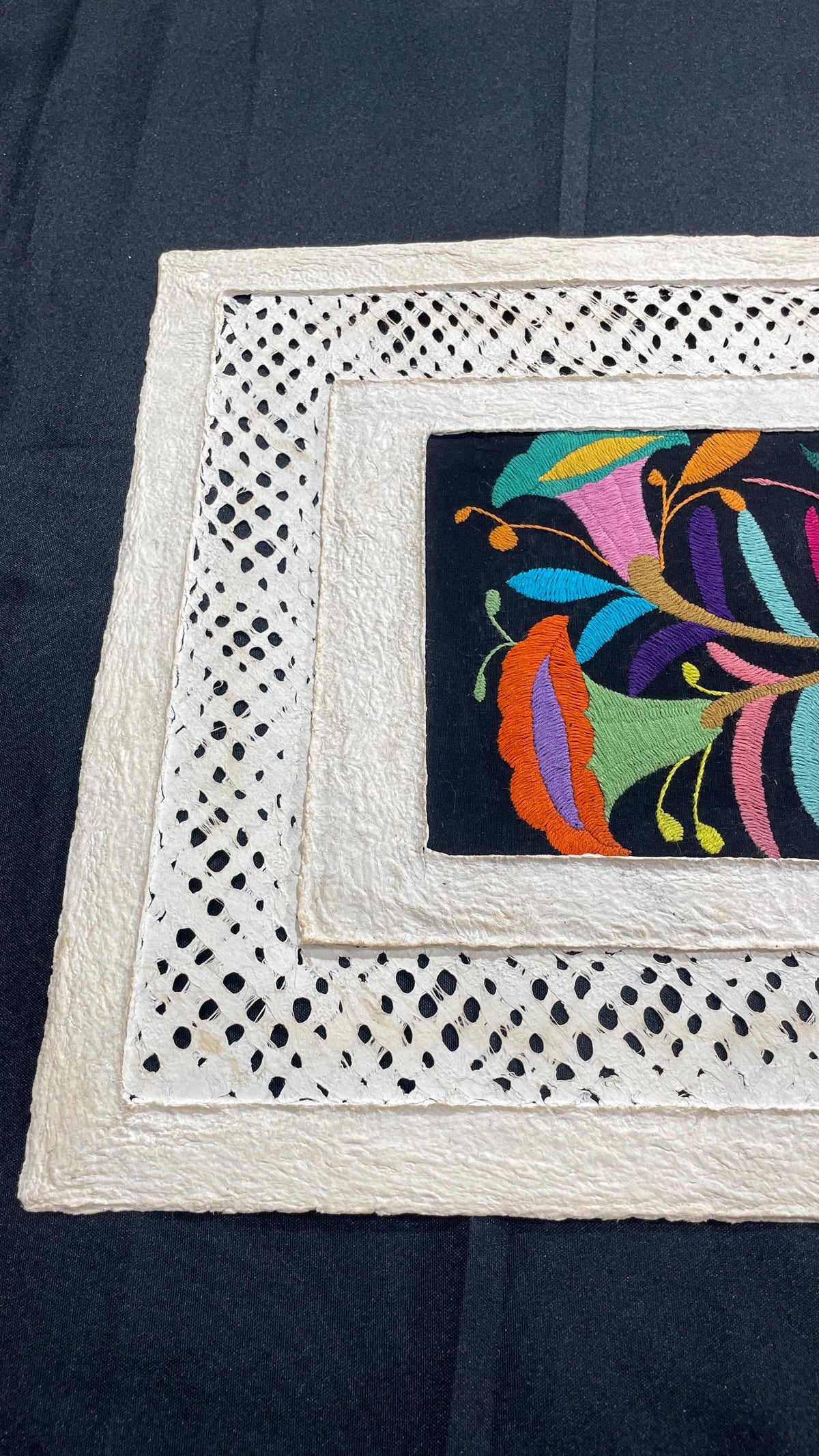 Arte Mural Mexicano de Papel Amate con Bordado Tenango Hecho a Mano XL 47.2 x 15.7 -Arte Otomi Moderno (SIN MARCO)