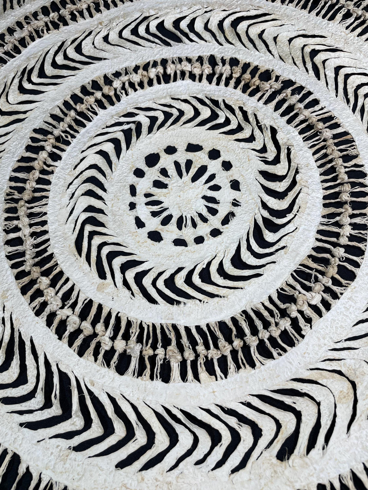 Arte Mural Mexicano en Papel Amate Hecho a Mano - Arte Otomí Moderno de 23 x 23 -(SIN MARCO)