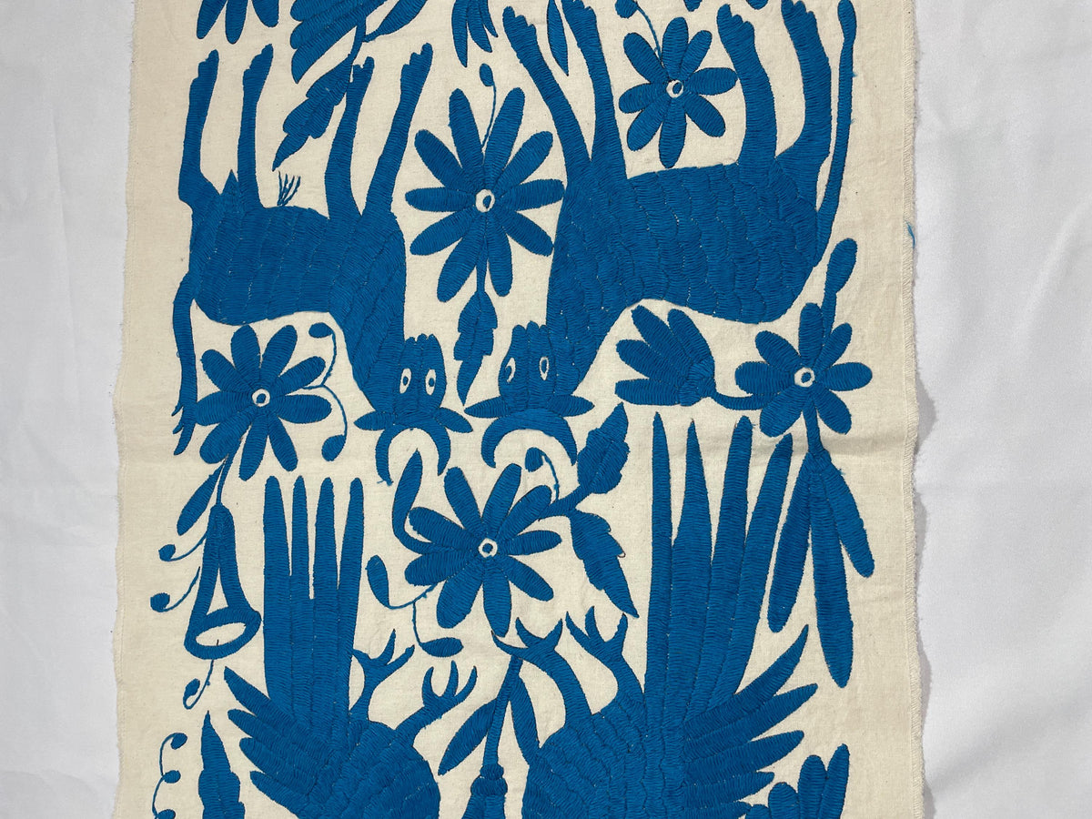 Tapizado Bordado Tenango Hecho a Mano-Arte Otomí Mexicano Moderno en Color Azul Turquesa XL 96 cm x 45 cm-(SIN MARCO)