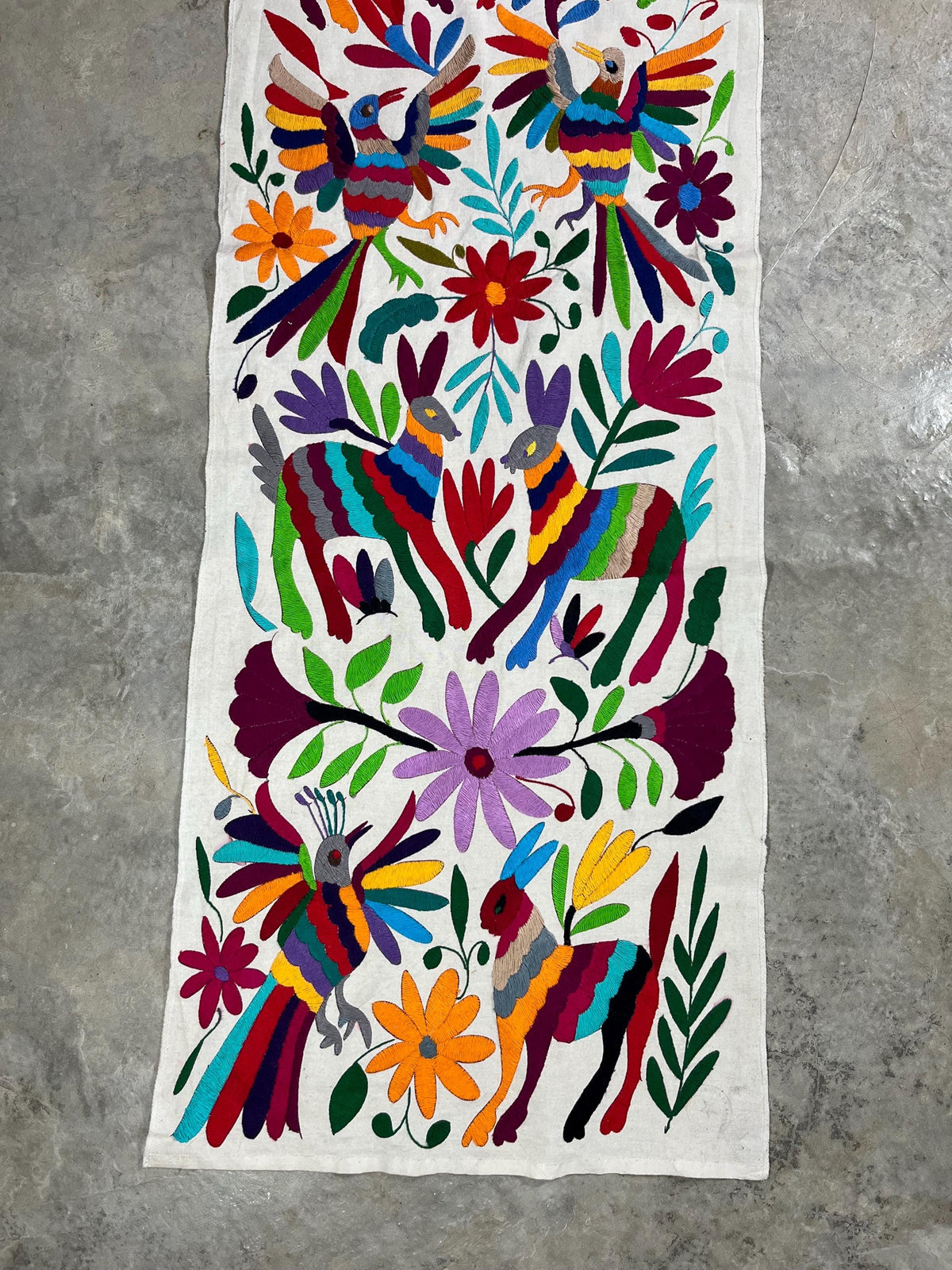 Enorme Bordado Tenango Hecho a Mano en Multicolor-Bordado Otomi en Vertical XXL 75.1  x 17.7 in