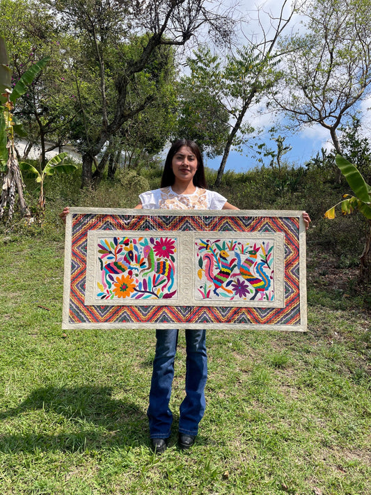 Arte Mural Mexicano en Papel Amate Teñido y Bordado Tenango Hecho A Mano - Arte Decorativo Moderno XXL de 47.2 in X 23.6 in (SIN MARCO)