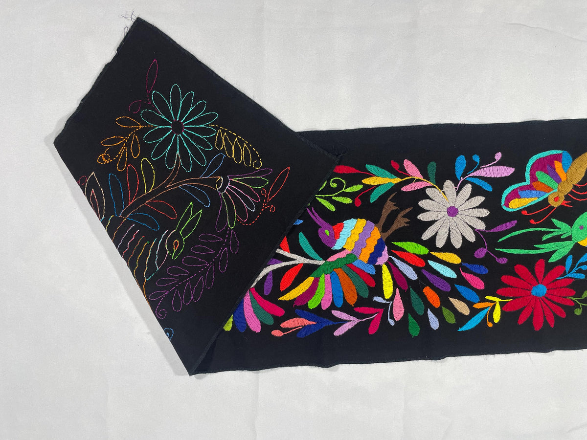 Bordado Tenango Hecho a Mano-Tapizado Otomi XL 107 cm x 30 cm, Arte Mexicano en Multicolor en Formato Vertical (SIN MARCO)