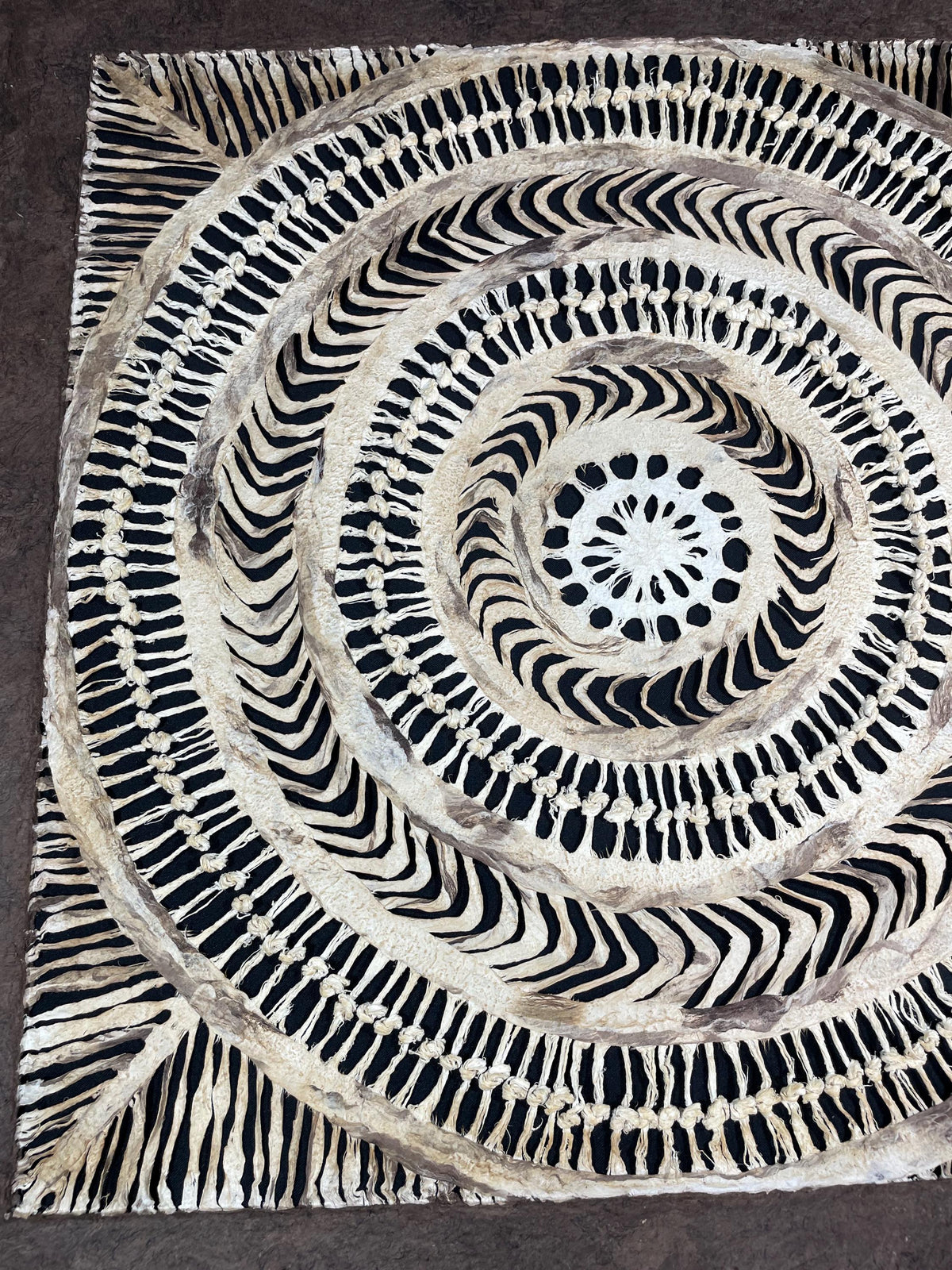 Arte Mural Mexicano Moderno Hecho a Mano en Papel Amate–Arte Moderno Otomí de 23 x 23 (SIN MARCO)