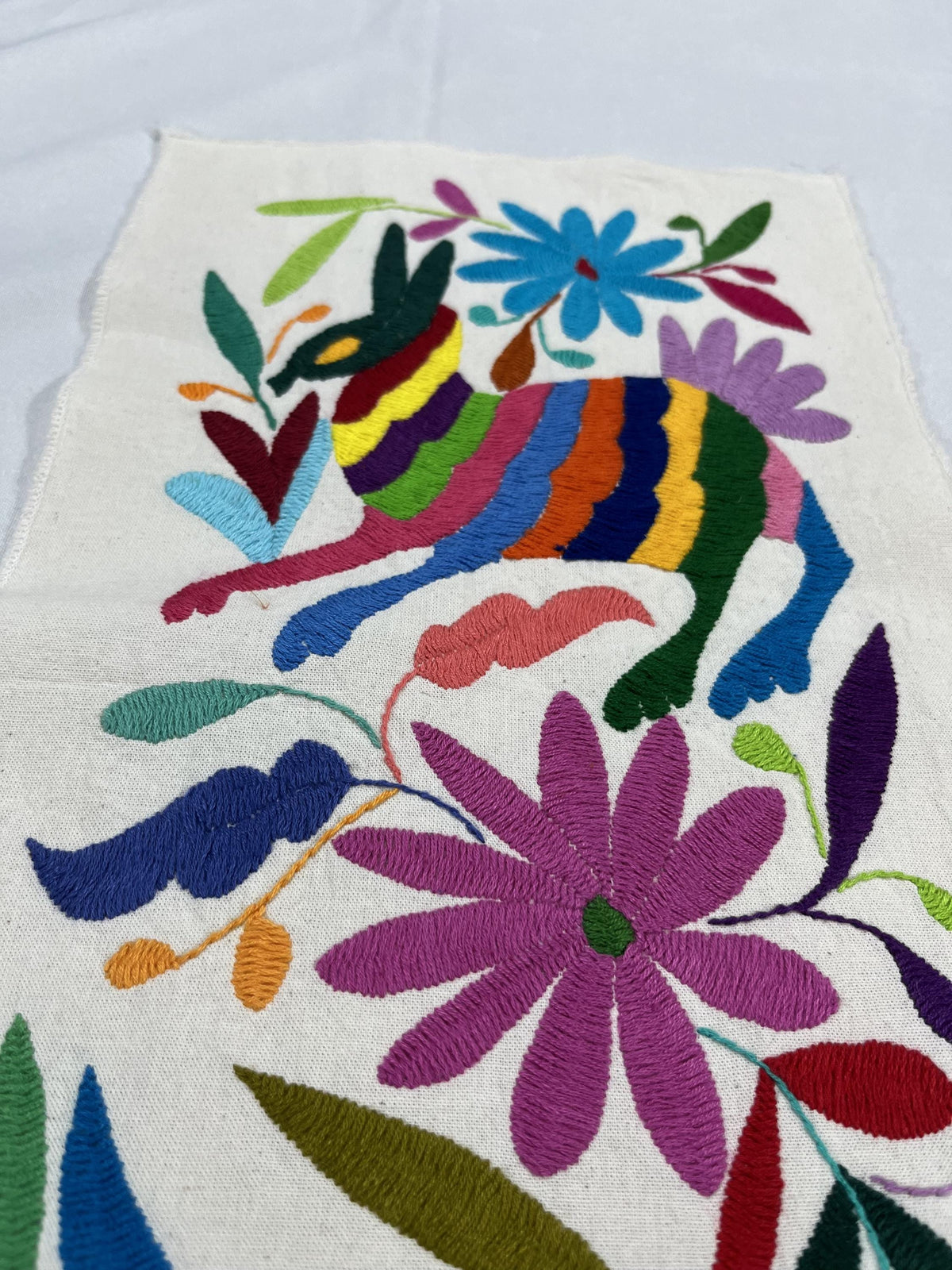 Bordado Tenango Hecho a Mano-Bordado Otomí XL 87 cm x 23 cm-Arte Mexicano en Multicolor de Forma Vertical (SIN MARCO)