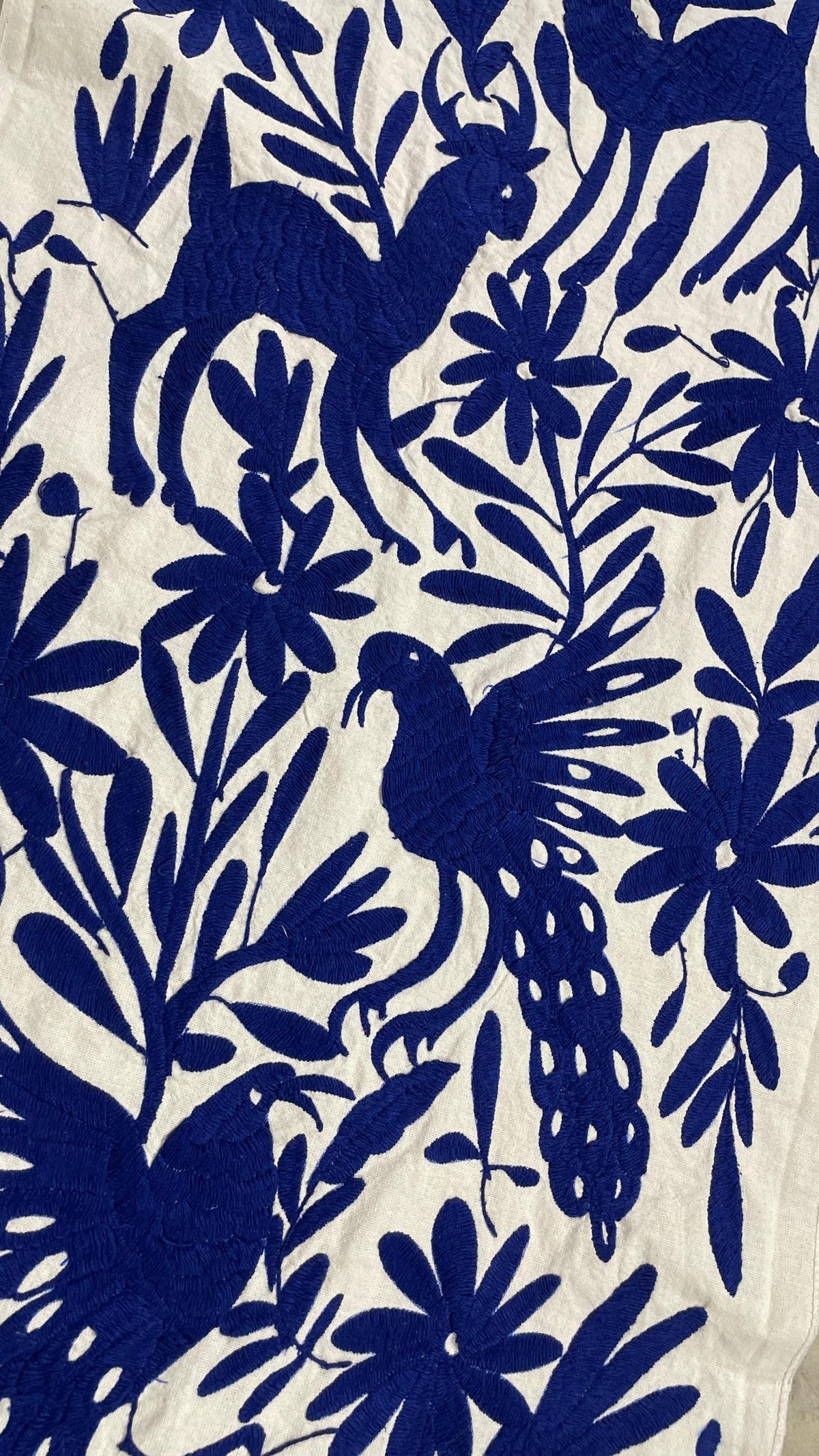 Enorme Bordado Tenango Hecho a Mano en  Color Azul Marino-Tapiz Otomi en en Formato Vertical XXL 189 cm x 44 cm-Arte Mexicano (SIN MARCO)