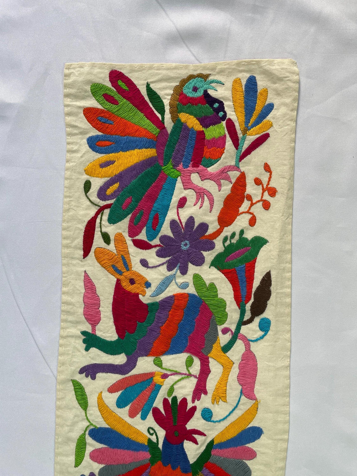 Bordado Tenango Hecho a Mano-Bordado Otomí XL 95 cm x 24 cm-Arte Mexicano en Multicolor de Forma Vertical (SIN MARCO)