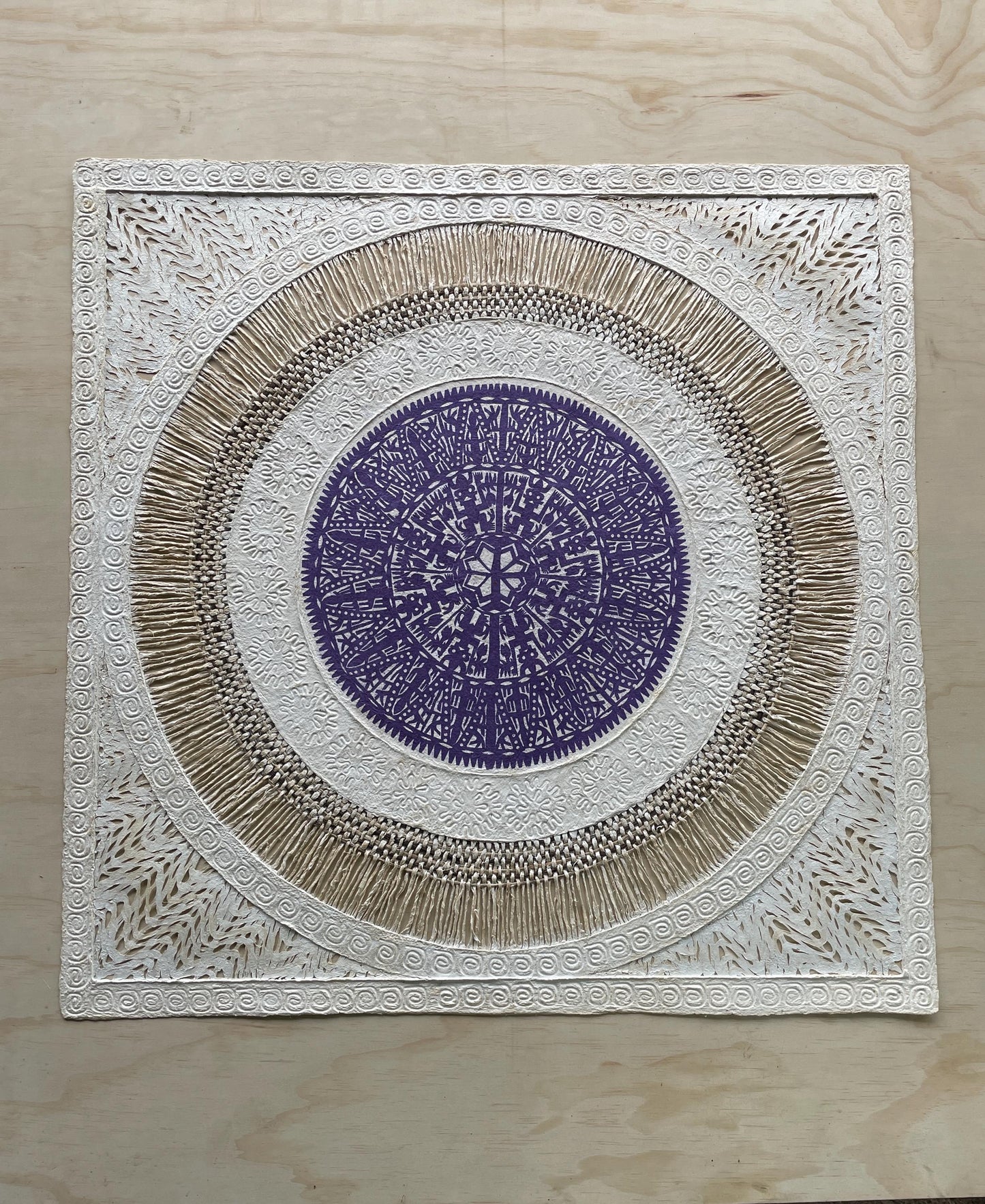Arte Mural Mexicano Moderno en Papel Amate Hecho a Mano con Papel Picado XL de 31.4 in x 31.4 in-Arte Otomi Color Morado (SIN MARCO)